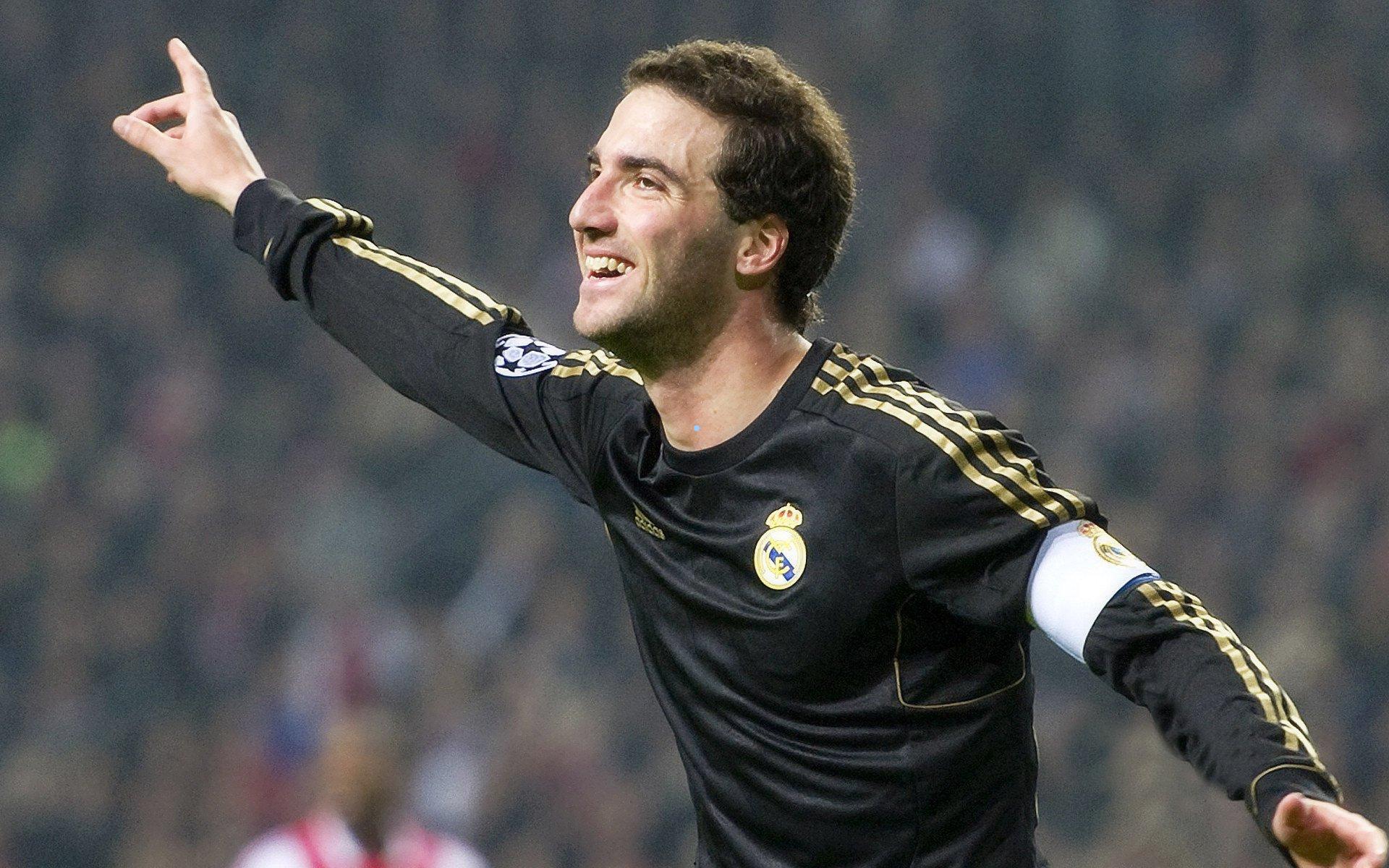 德甲前瞻，霍芬海姆迎战汉堡，中游对决进攻边路状态成关键