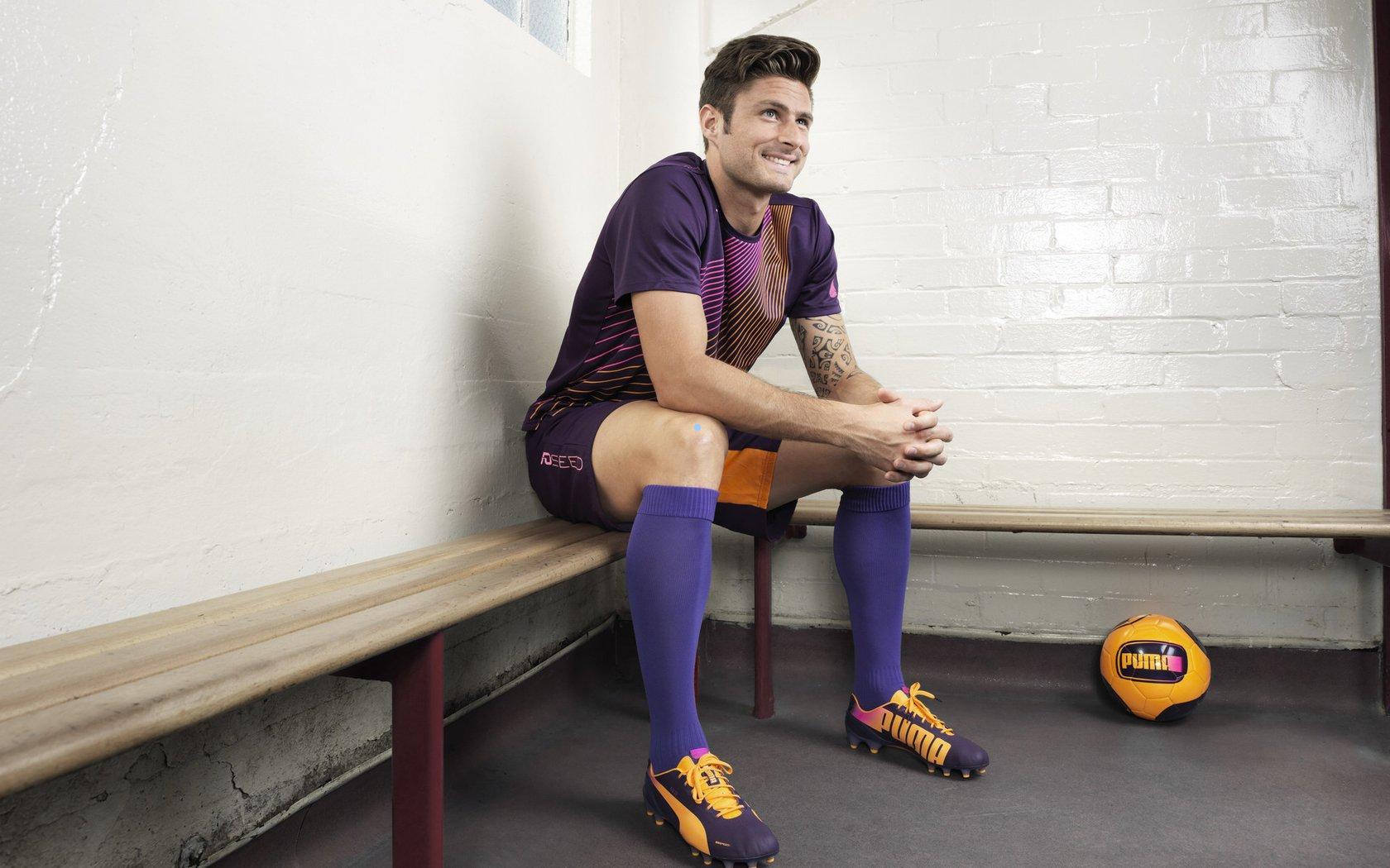 这是41岁？勒布朗·詹姆斯逆生长狂飙，近六战场均准三双率队前行